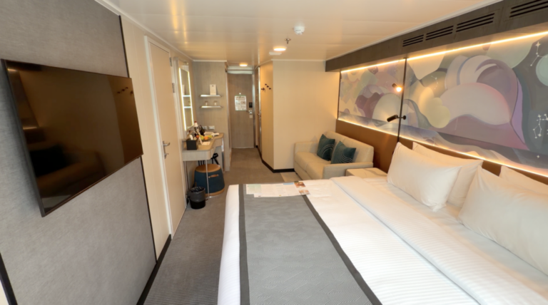 Balcony cabin on Norwegian Luna